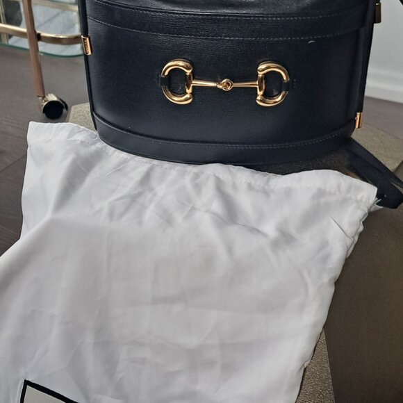 Gucci Black Beige Calfskin Horsebit 1955 Drawstring Bucket Bag - Picture 4 of 5